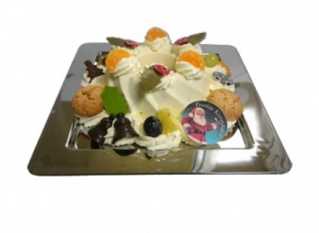 Sinas pudding op schaal met cointreau saus