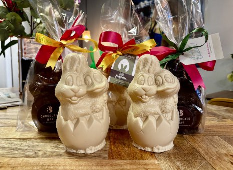 Chocolade paashaas met kuikentje 