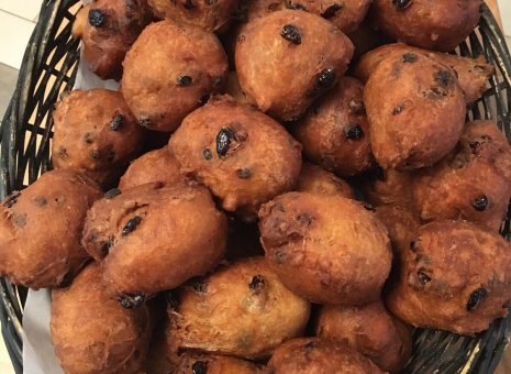 Spelt oliebollen met cranberries