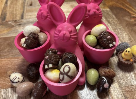 Paashaasje met paaseitjes