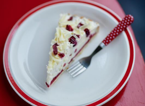 Berry & white chocolate pie