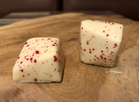 Cranberry-gin ganache 