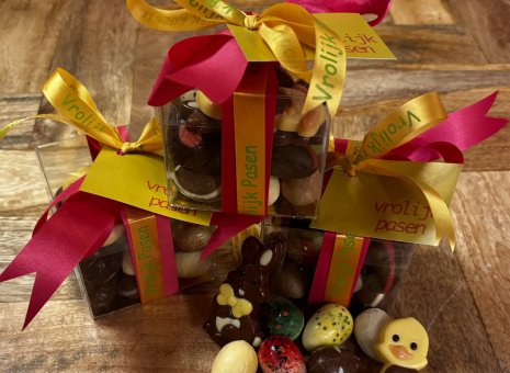 transparant doosje paaseitjes 